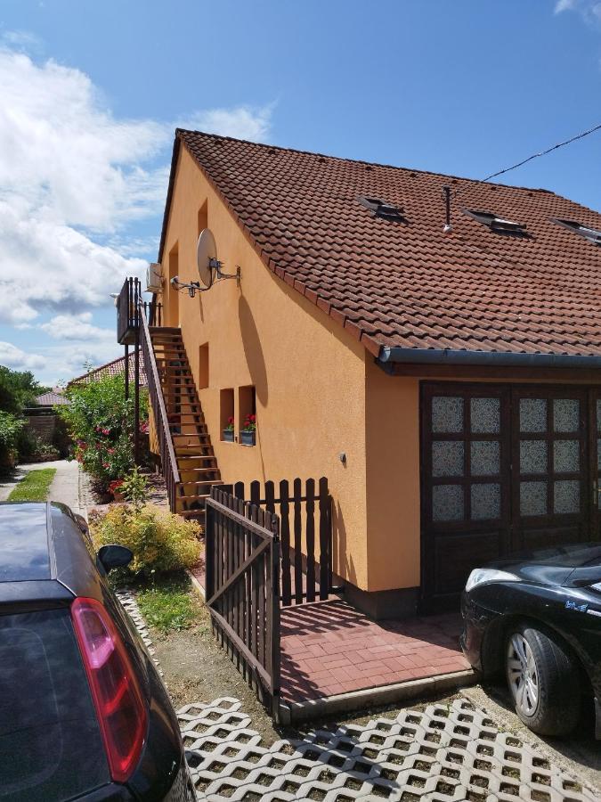 Gabi Vendeghaz Villa Balatonkeresztur Exterior photo